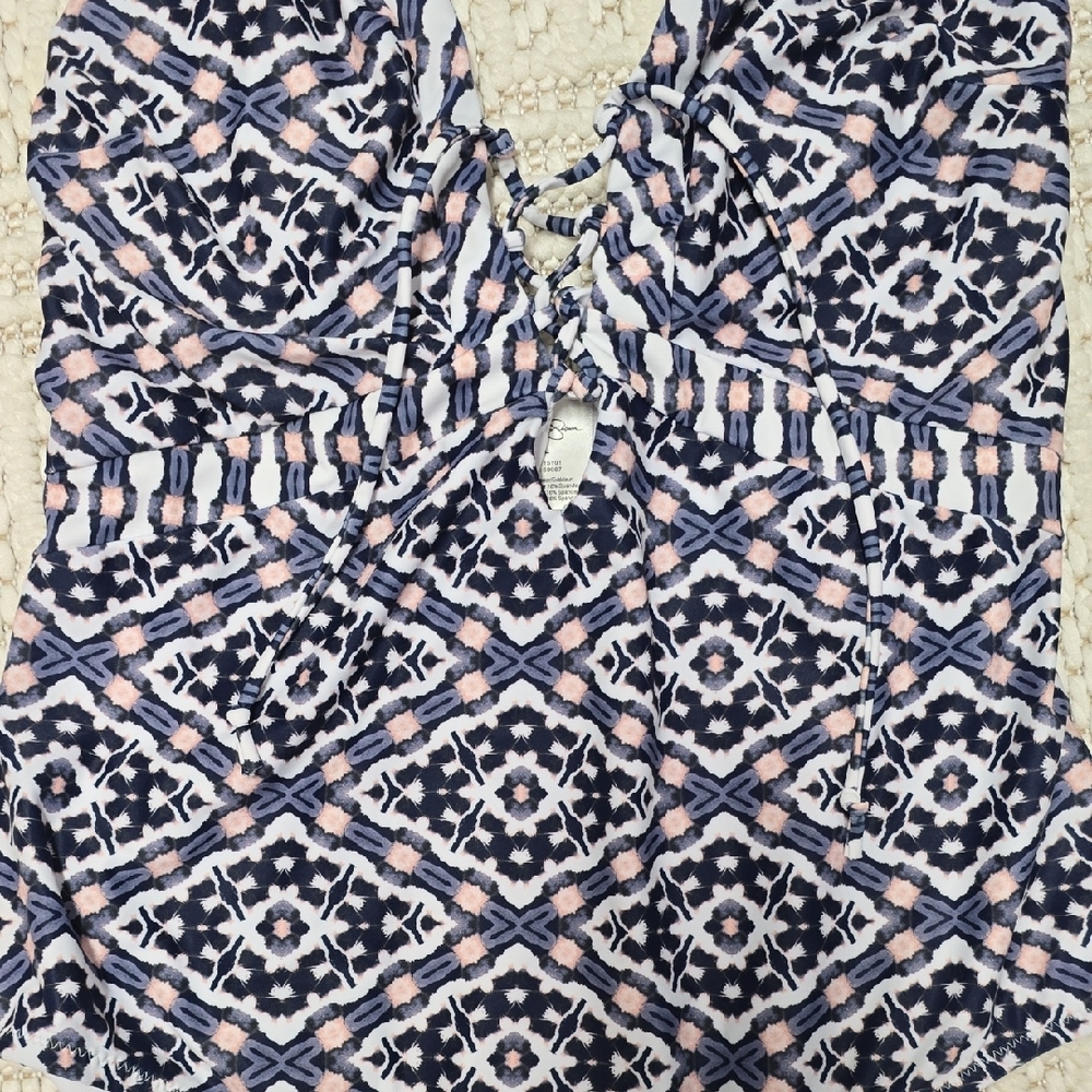 Jessica Simpson Black and White Geometric One Piece Swimsuit - Picture 4 of 12